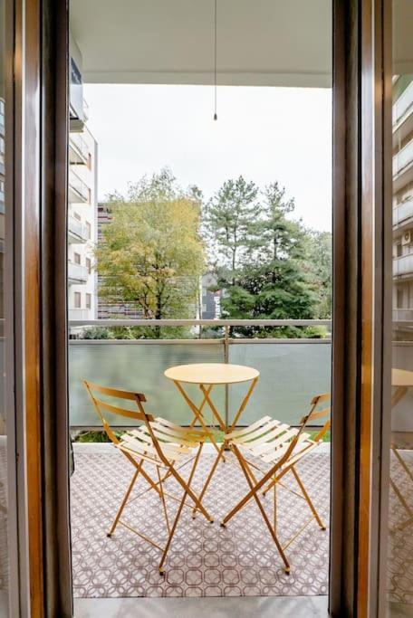 Luxury 1 Bedroom Apartment, Close To San Siro, Fiera And 10 Min Metro To Duomo Milan Exterior photo