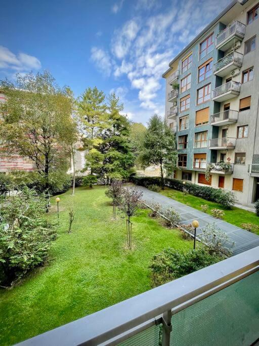 Luxury 1 Bedroom Apartment, Close To San Siro, Fiera And 10 Min Metro To Duomo Milan Exterior photo