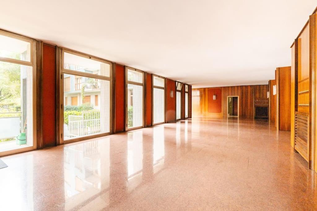 Luxury 1 Bedroom Apartment, Close To San Siro, Fiera And 10 Min Metro To Duomo Milan Exterior photo